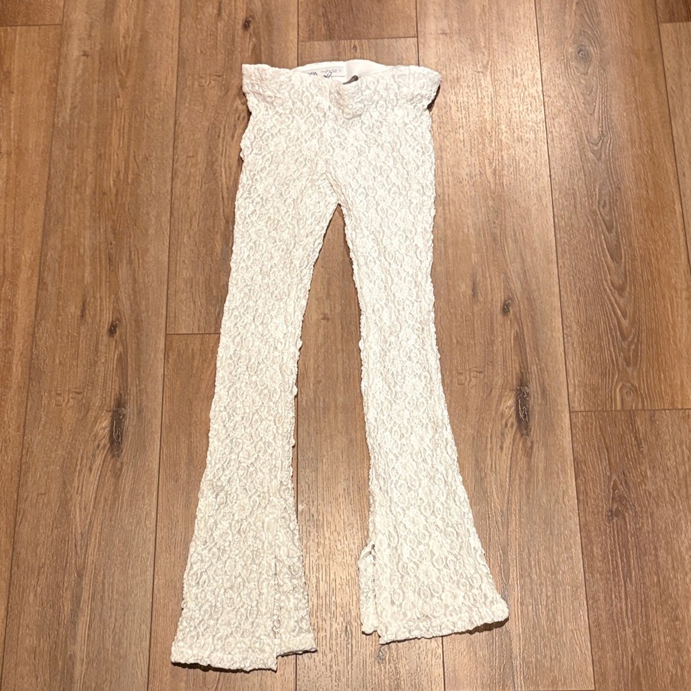 Zara cream lace pants medium women’s